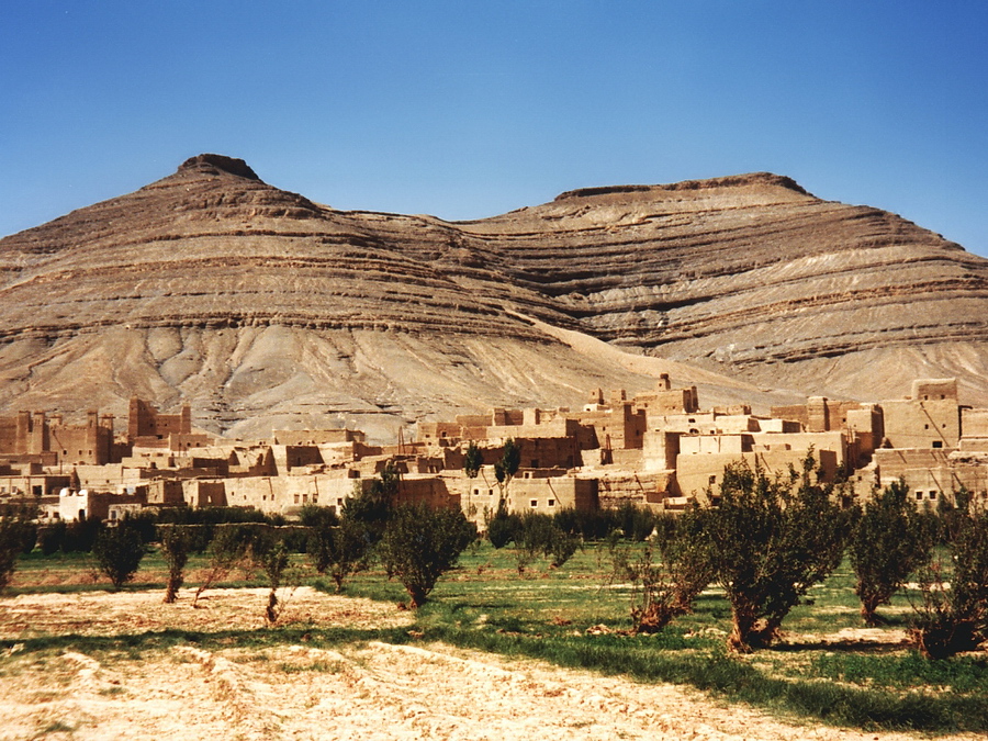 Atlas A jeep trip of several days  takes us over the Atlas mountains. Every now and then we pass small Berber villages like Imichil. Stefan Cruysberghs